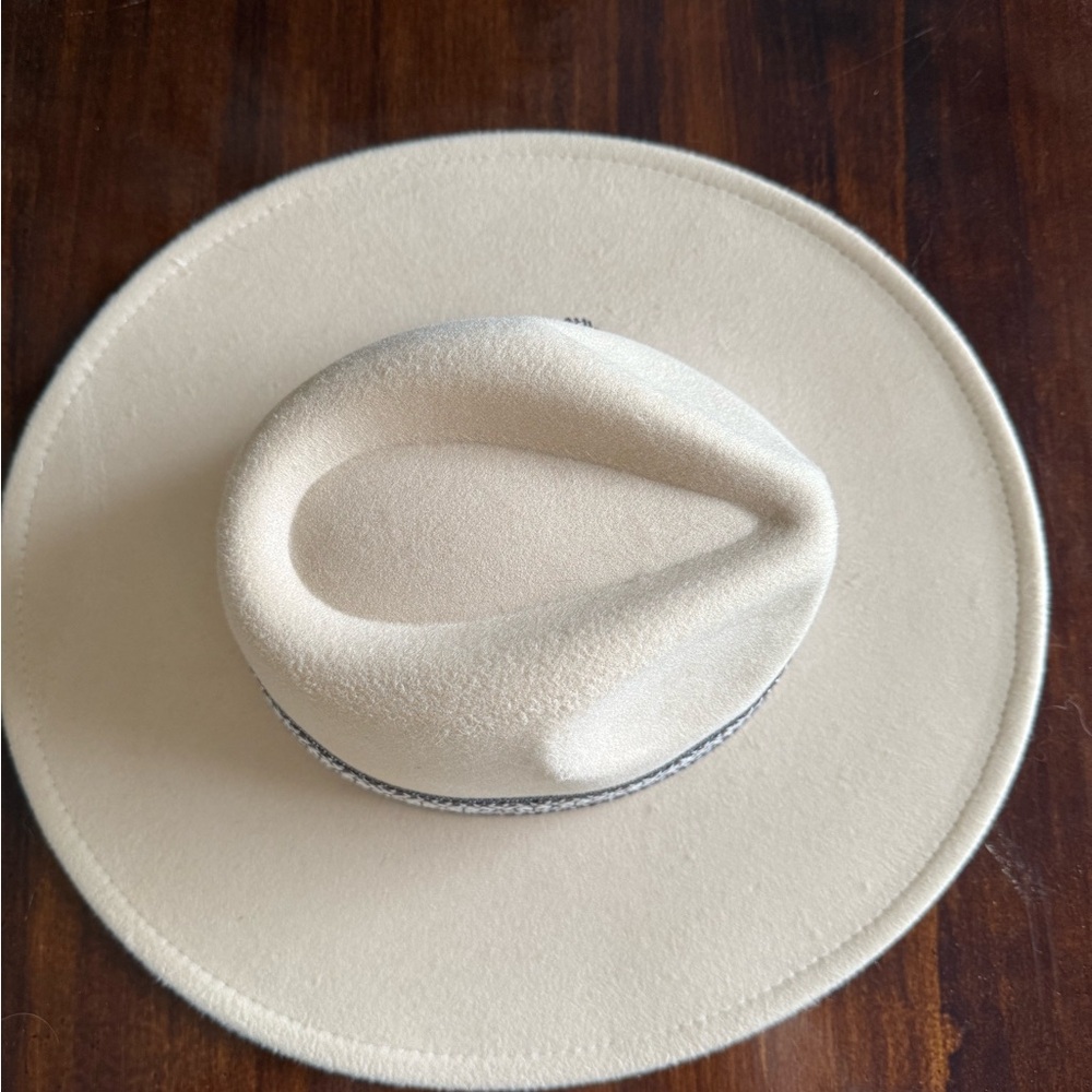 OS Autumn/Winter wide brimmed Cream Felt Hat